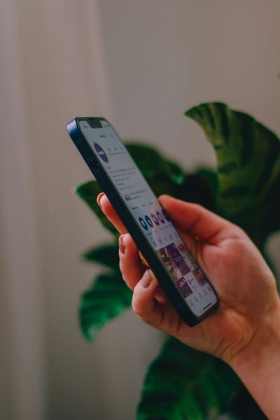 Customer booking a private dance lesson through a mobile app